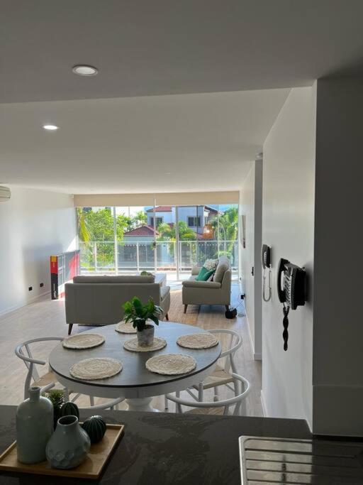 Luxury Spacious Apartment Gold Coast